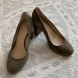 Suede Olive - Block heal pumps